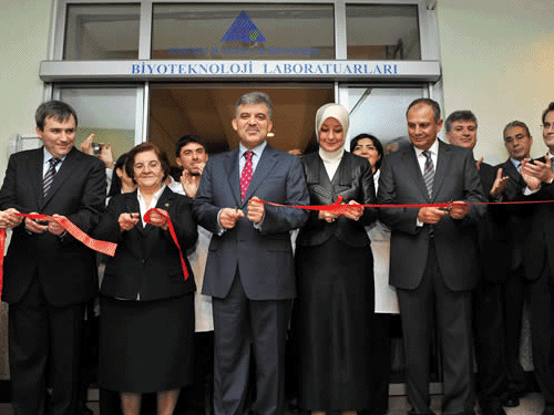 "Türkiye'nin Yeteri Kadar Genç Nüfusu ve Bilim Adamı Var"